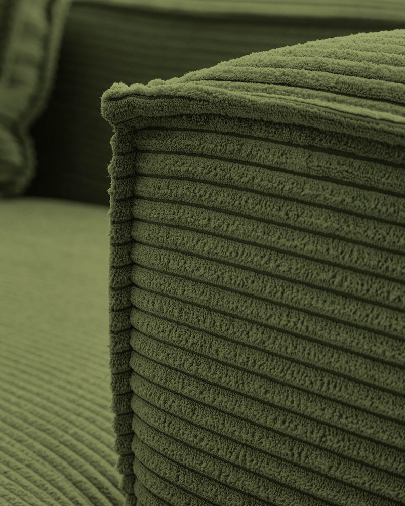 
                  
                    KORDSCHI - 3-Sitzer Sofa mit grünem Kord
                  
                