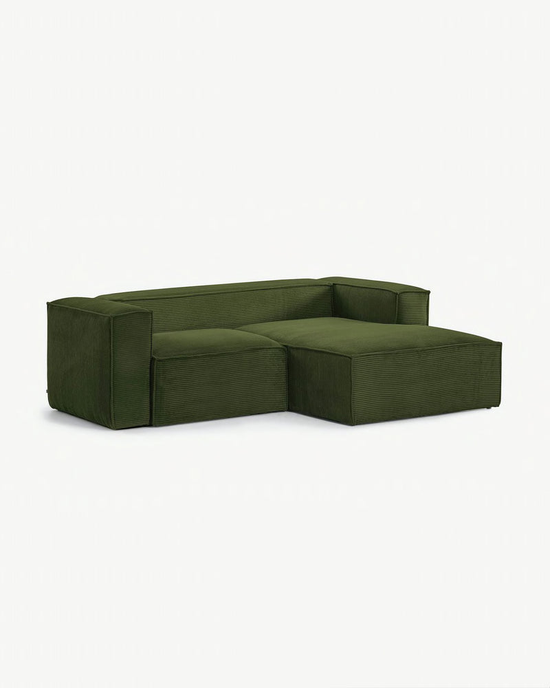 
                  
                    KORDSCHI - 2-Sitzer Sofa mit grünem Kord und Chaiselongue
                  
                